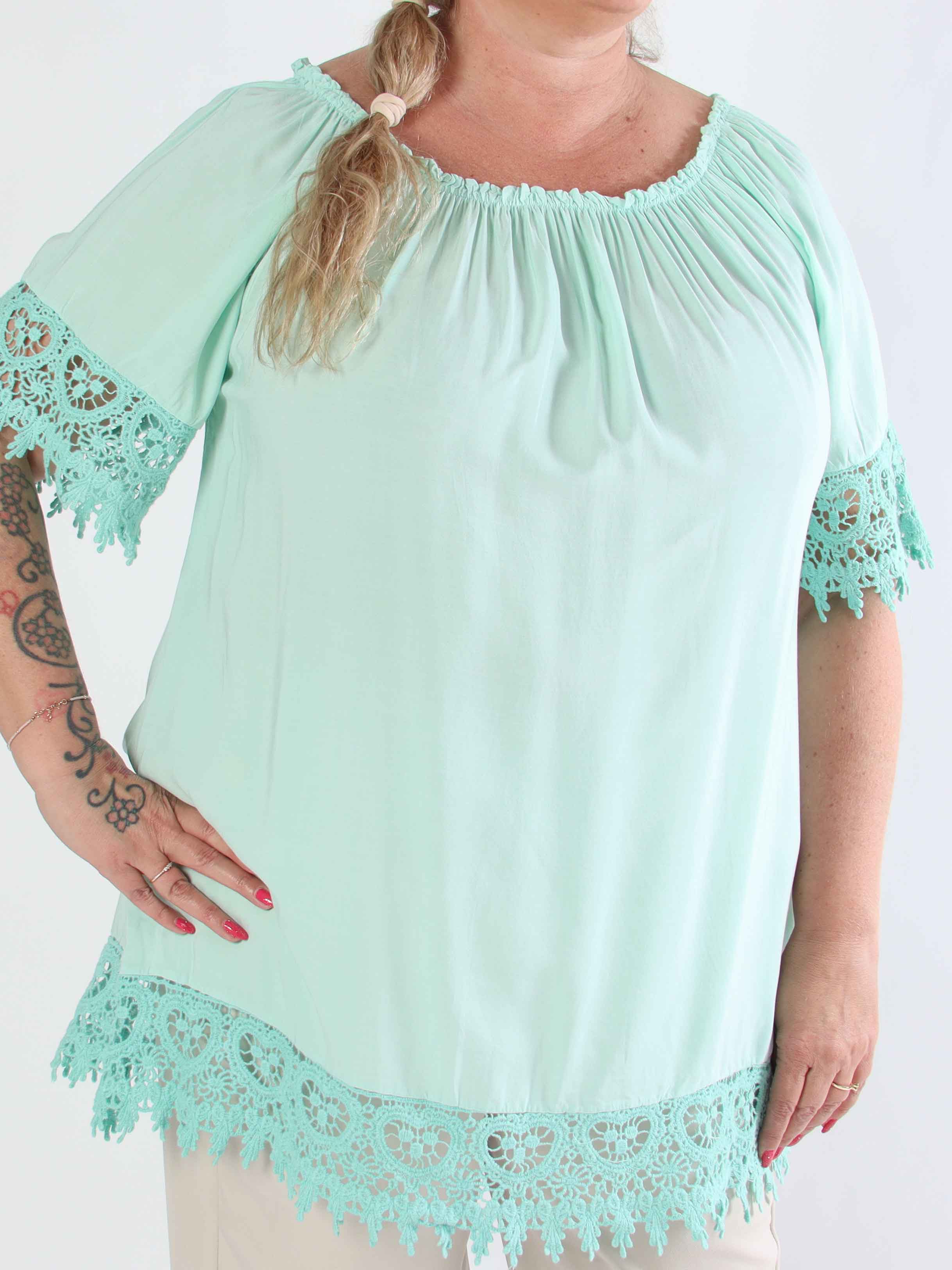 Carnelia - Tunikaklänning i viskos i plus size med broderade kanter